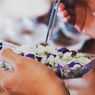 Bukan Hanya Hiasan, 5 Bunga Ini Bisa Dimakan dan Khasiat Kesehatan