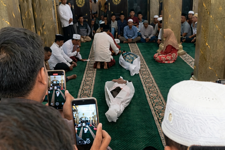 Dipicu Tuduhan Praktik Sihir, Video Sumpah Pocong 2 Warga di Sumenep Viral