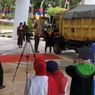 Ingin Tampil Beda, Wisudawan di Samarinda Bawa Truk Saat Wisuda Drive Thru