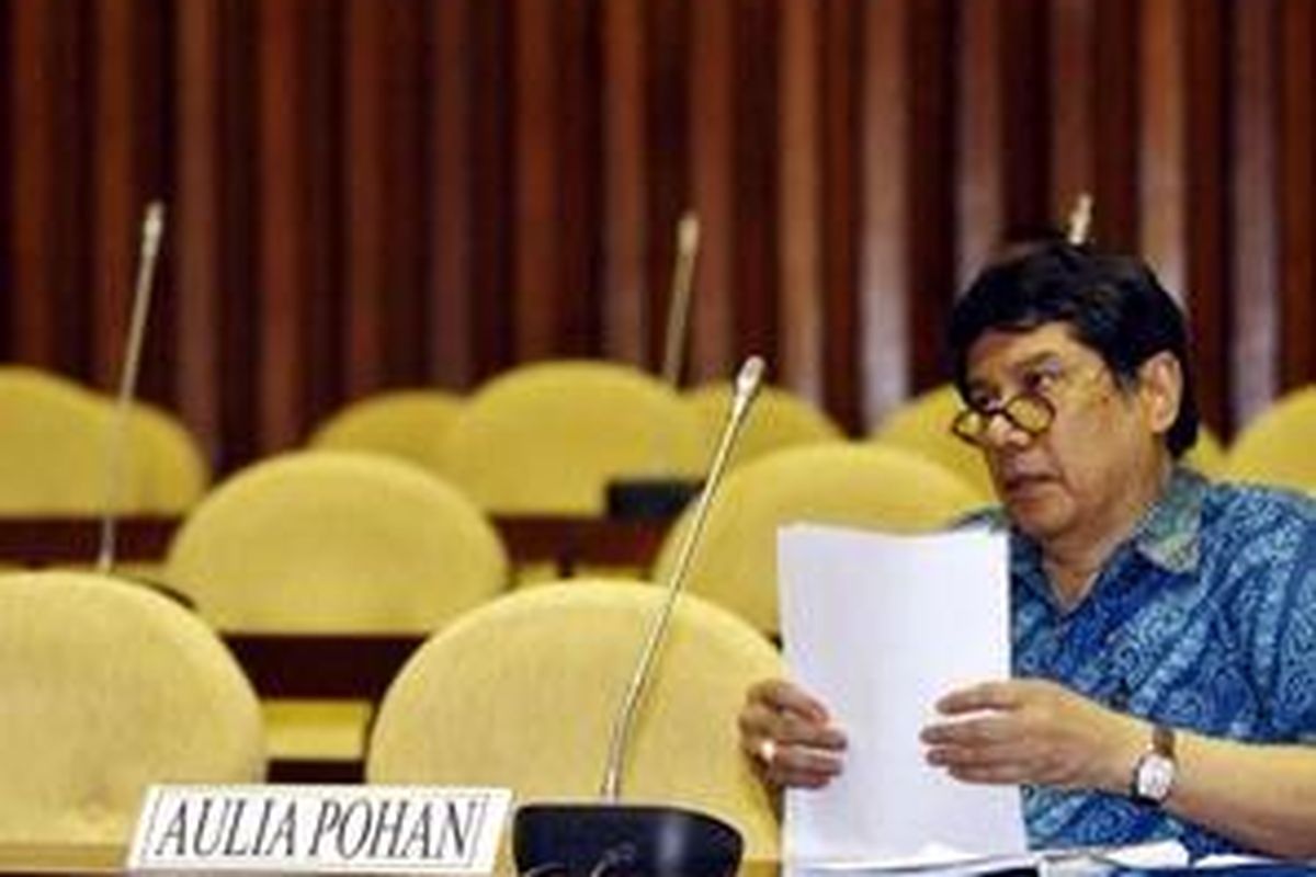 Mantan Deputi Gubernur Bank Indonesia Bidang Pengawasan Aulia Pohan memenuhi panggilan Tim Pansus Angket Bank Century di Gedung DPR RI, Jakarta Pusat, Selasa (05/01/2010). 