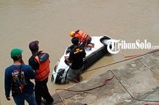Salah Injak Pedal Gas, Honda Brio Tercebur ke Sungai