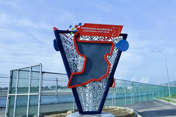 Pertamina Mandalika International Street Circuit  di Kawasan Ekonomi Khusus (KEK) Mandalika, Praya, Lombok Tengah, Nusa Tenggara Barat, 8 November 2021.   [PERTAMINA/ENERGIA/Andrianto Abdurrahman; AND2021110825]