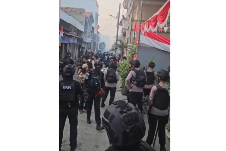 BNN Gerebek Kampung Bahari Jakut, Sita Senjata Api hingga Tembakau Gorila