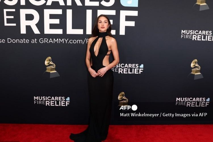 Olivia Rodrigo di ajang penghargaan musik bergengsi Grammy Awards ke-67, di Crypto.com Arena, Los Angeles, pada Minggu (2/2/2025)