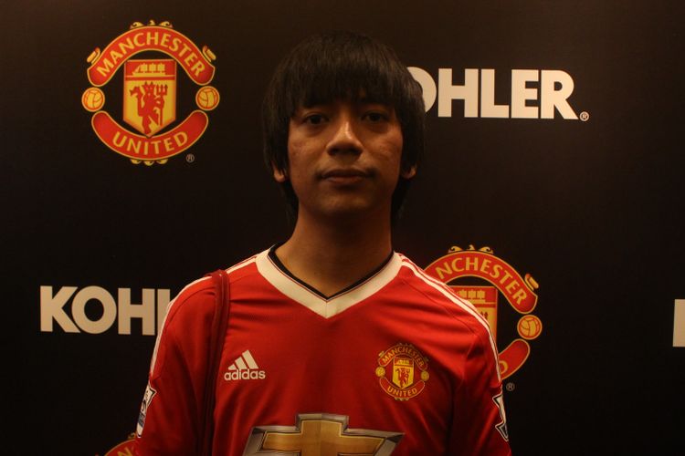 Vokalis Ryan dMasiv hadir dalam acara Peluncuran Jersey Terbaru Manchester United yang diselenggarakan oleh Kohler di Ballroom 3, Hotel Mulia, Senayan, Jakarta pada Jumat (10/8/2018).