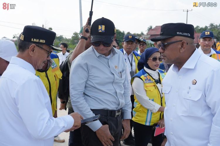 Menteri PU Tegaskan Sempadan Sungai Tanjungpinang Harus Bebas Bangunan Liar