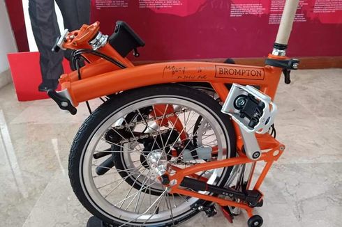 Dilelang, Brompton Bertanda Tangan JK dan Sandiaga Terjual Rp 200 Juta