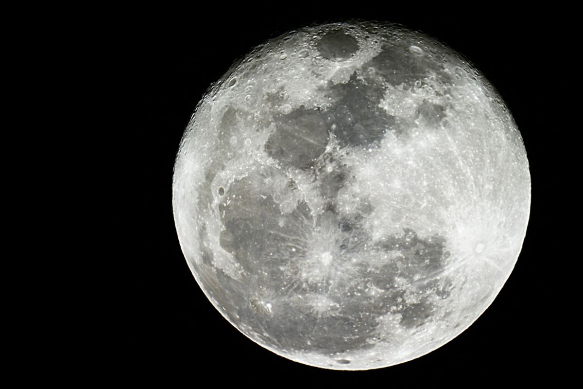 Ilustrasi Bulan 