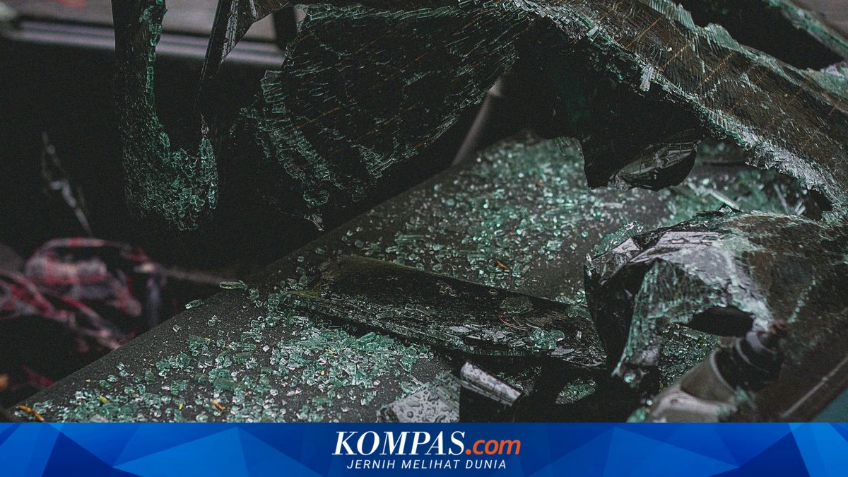 Mobil Mercy Tabrak Xpander di Serpong, Masuk Jalur Berlawanan ~WR

Klik untuk baca: