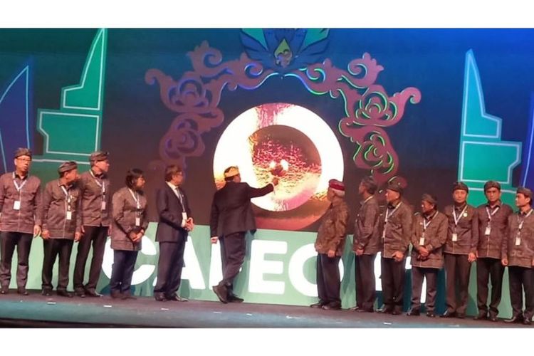 Peresmian CAFEO ke-41.