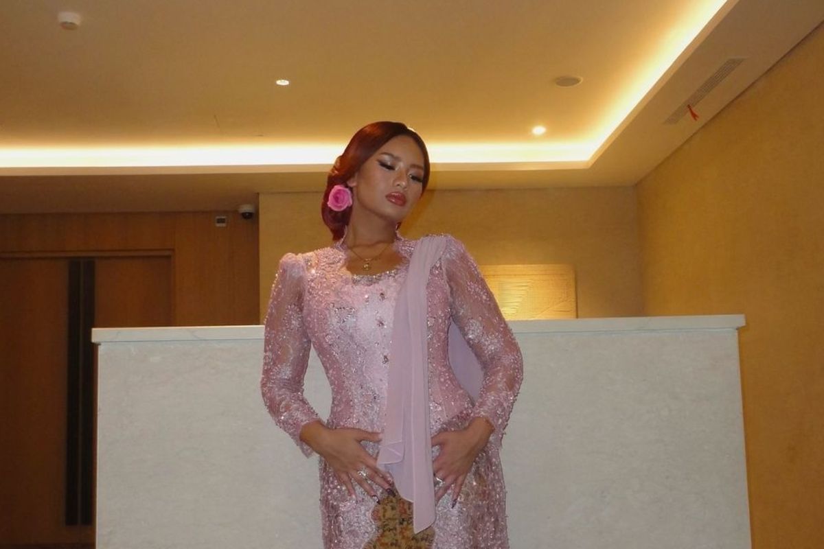 Anak pertama penyanyi Reza Artamevia, Zahwa Massaid, merasa bahagia melihat adiknya, Aaliyah Massaid, akhirnya menikah dengan Thariq Halilintar.