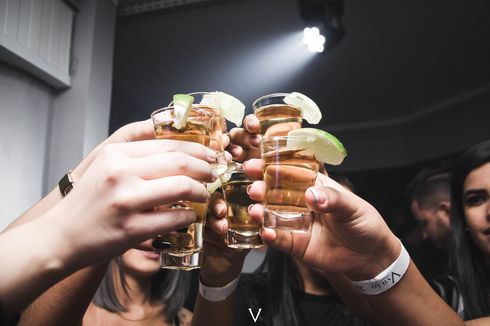 Apakah Alkohol Sejenis “Serum Kejujuran?”