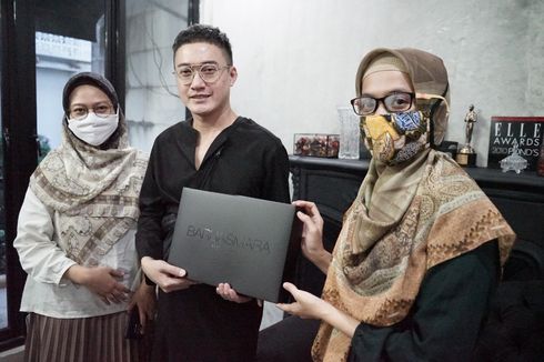 Lelang Karya Eksklusifnya, Barli Asmara: Donasi Bentuk Tanggung Jawab Industri Fashion