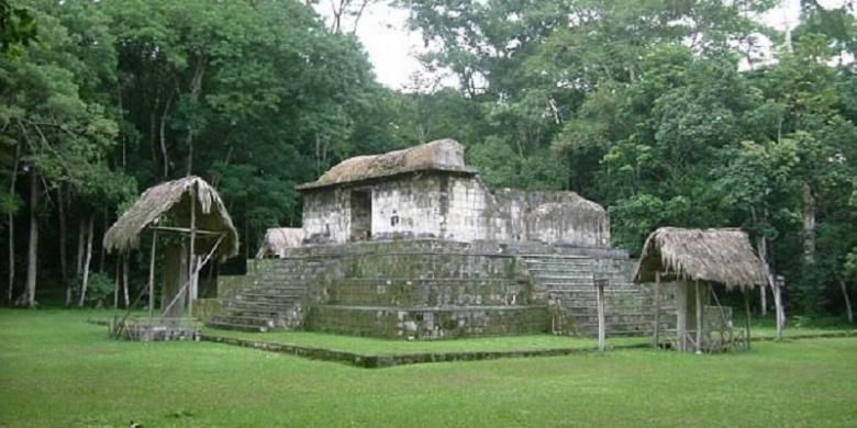 Ceibal, situs peradaban suku Maya. 