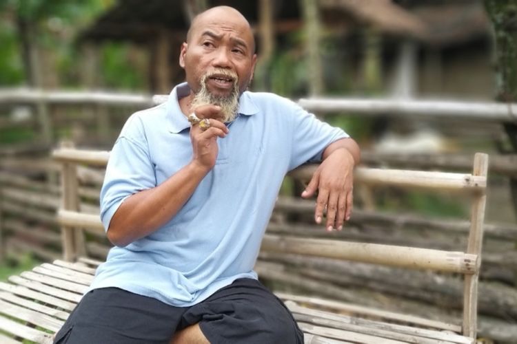  Inilah Ahmad Sukoco yang sekarang tenar dipanggil Pak Ndul saat ditemui di kediamannya, Jumat ( 15/3/2019) lalu.
