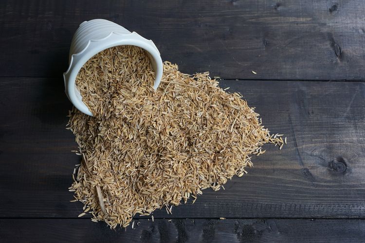 Ilustrasi sekam padi. Sekam padi dapat dimanfaatkan sebagai media tanam. 