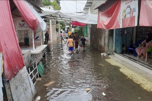 Warga Pindahkan TPS di Semper Timur Cilincing karena Banjir 