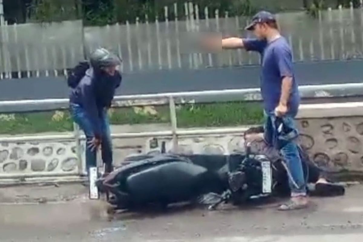 Potongan gambar Aipda Andik menggagalkan aksi begal dan pencurian motor di Gending, Sabtu (22/3/2025) siang. 