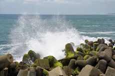 Libur Lebaran, Pantai Glagah Dipadati Wisatawan yang Mengejar Matahari Terbit dan Terbenam