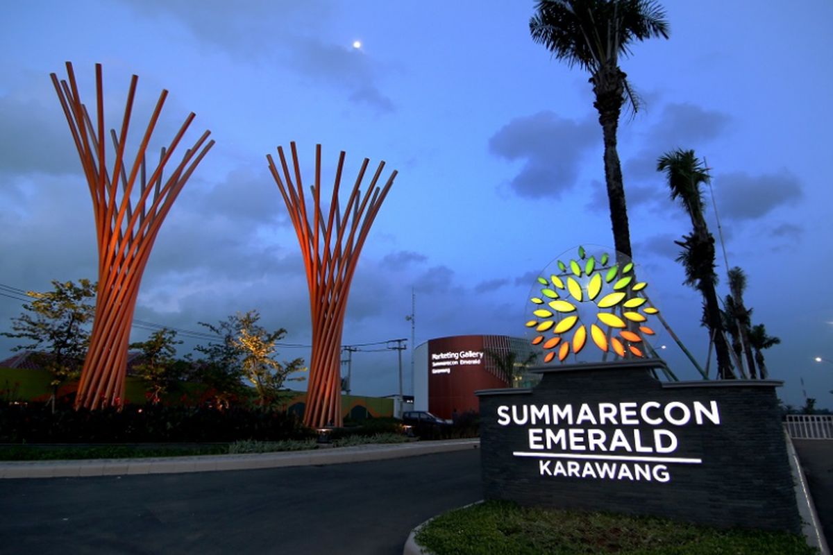 Gerbang Utama Summarecon Emerald Karawang.