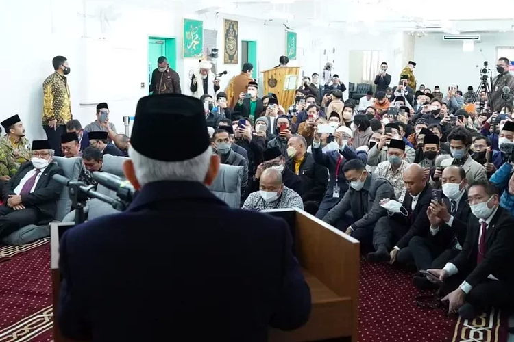 Wakil Presiden (Wapres) Ma'ruf Amin meresmikan Masjid Istiqlal Osaka di Osaka, Jepang pada Senin (6/3/2023)