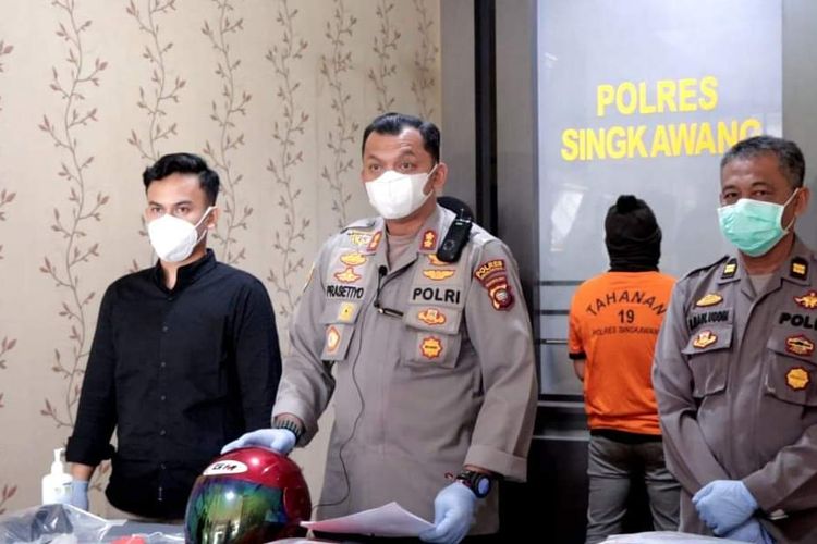 Kepala Cabang Money Changer di Kota Singkawang, Kalimantan Barat (Kalbar) berinisial JY melaporkan kasus perampokan di kantornya. Namun, setelah dilakukan penyidikan, terungkap pelaku perampokan ternyata JY sendiri. 