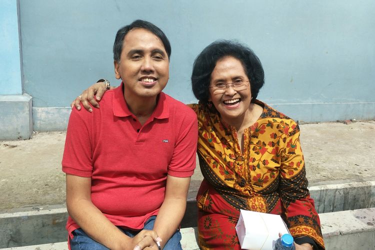 Gugun Gondrong dan ibunya, Tuning saat ditemui di kawasan Tendean, Jakarta Selatan, Selasa(3/3/2020)