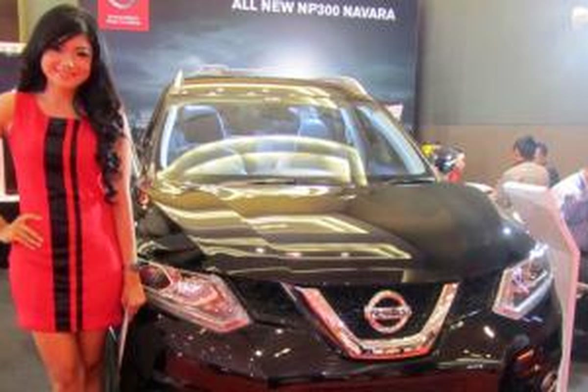 Nissan All-New X-Trail di Pameran Otomotif Medan 2015.