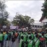 Seratusan Driver Ojol Demo ke DPRD Sumbar Tolak Kenaikan BBM dan Minta Kesejahteraan
