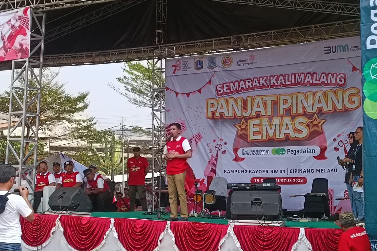 Camat Makasar Kamal Alatas di Semarak Kalimalang, Cipinang Melayu, Makasar, Jakarta Timur, Minggu (20/8/2023).