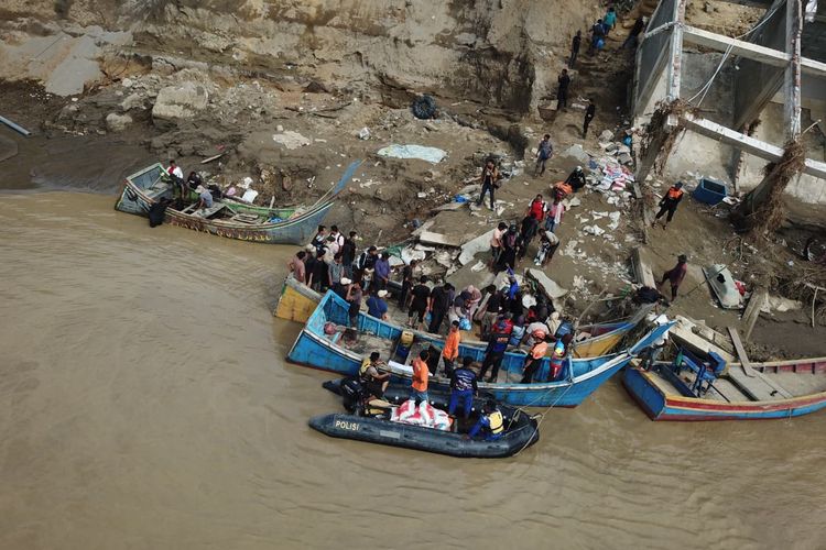 Solidaritas dari Umat, BPKH Distribusikan Bantuan Senilai Rp 3 Miliar untuk Korban Bencana di Sumatera