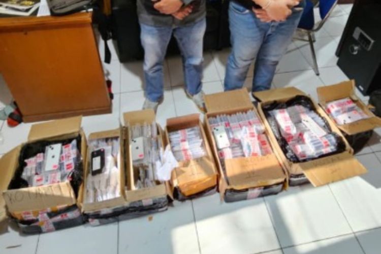 Ratusan iPhone Bekas dari Malaysia Diduga Diselundupkan ke Bengkalis, Tak Bertuan saat Ditemukan di Pelabuhan