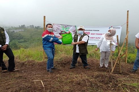 Bagikan Ribuan Bibit Pohon, PGE Dukung Pemulihan Lahan Kritis di Tasikmalaya