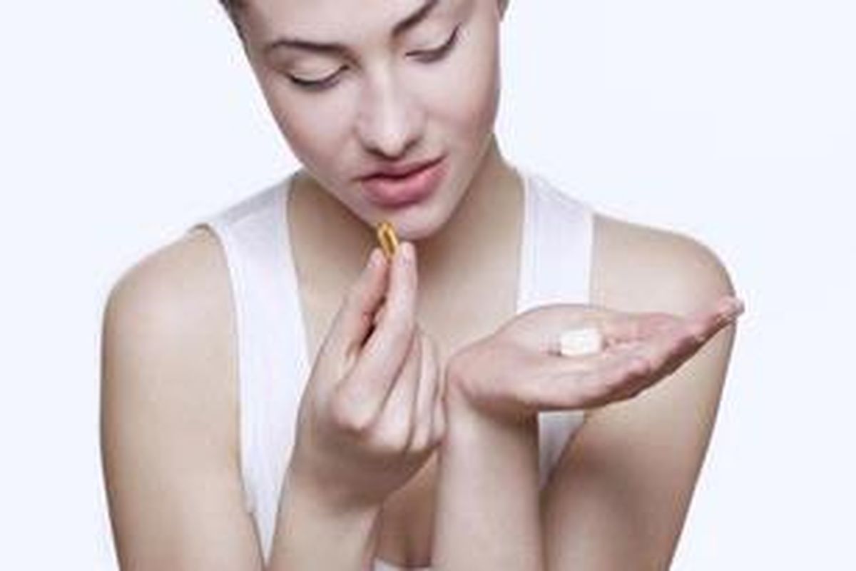 Diet dengan cara mengurangi jadwal makan secara drastis karena sudah digantikan dengan obat diet sangat tidak tepat, apalagi jika tiap kali makan dalam porsi yang besar.