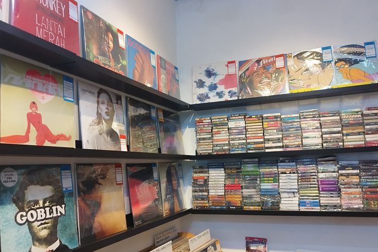 Toko Jajan Kaset Record Store di Pacar Santa