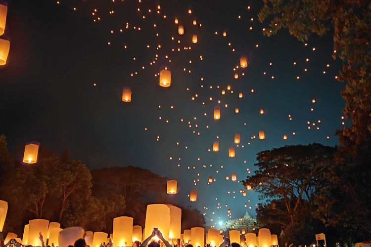 Langit Borobudur Bermandikan Cahaya, Drone Show dan Ribuan Lampion Tutup Rangkaian Waisak 2026