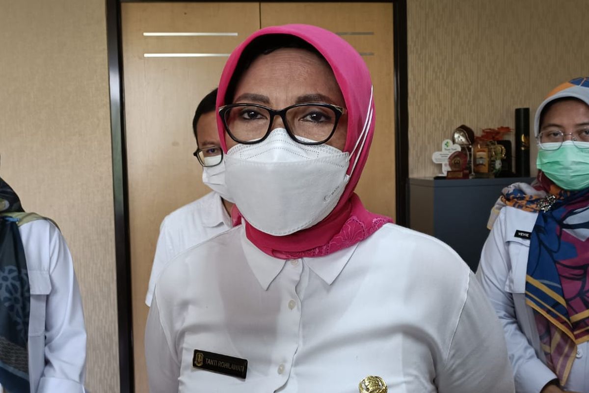 Kepala Dinas Kesehatan Kota Bekasi Tanti Rohilawati saat ditemui oleh Kompas.com di Kantor Dinas Kesehatan, Selasa (10/5/2022). 