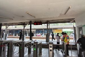 Ponsel Terbakar di KRL Stasiun Rawa Buntu, Ternyata Dipakai Jadi Hotspot dan Disimpan dalam Tas