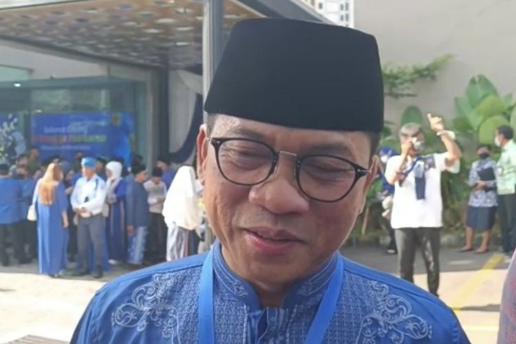 Wakil Ketua Umum PAN Yandri Susanto saat ditemui di kantor DPP PAN, Minggu (2/4/2024).