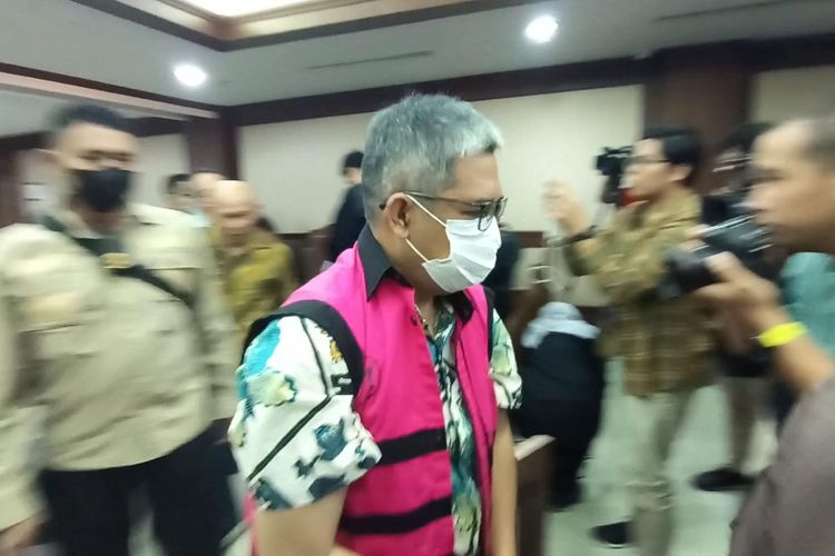 Direktur Multimedia Berdikari Sejahtera Windi Purnama usai menjalani sidang kasus korupsi BTS 4G di Pengadilan Tipikor Jakarta Pusat, Kamis (16/11/2023).