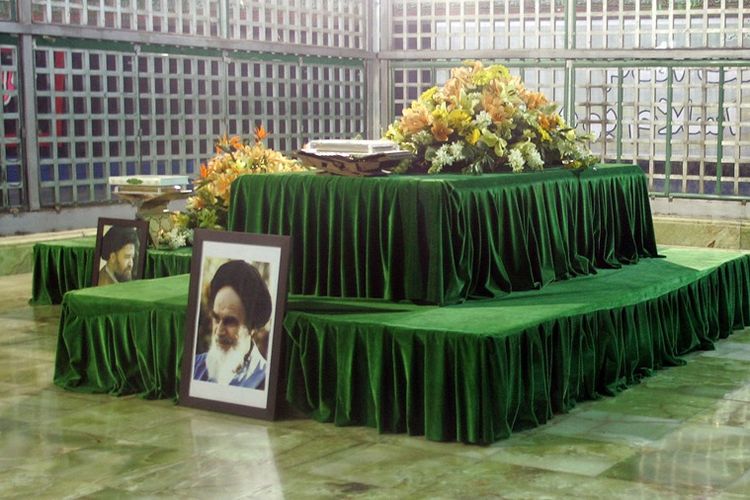 Makam Ayatollah Khomeini di Teheran.