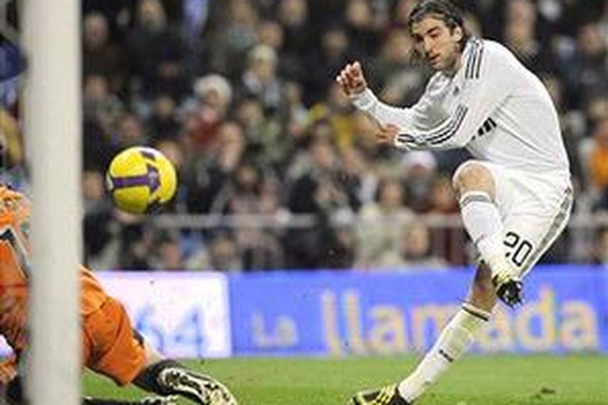 Penyerang Real Madrid, Gonzalo Higuain.