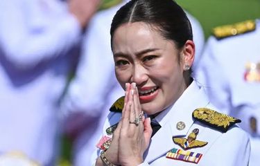 Birinchi jinsiy aloqa anusda ogriqli 2-uyda Ksyusha Borodina bilan jinsiy aloqa