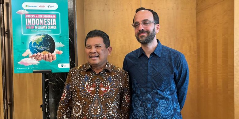 Direktur Utama BPJS Kesehatan Prof.Ali Ghufron Mukti MSc, PhD (kiri) bersama Direktur Takeda Pharmaceutical Andreas Gutknecht di sela acara media briefing ?Urgensi dan Kepemimpinan Indonesia dalam Perjuangan Melawan Dengue? di Jakarta (2/11/2025).