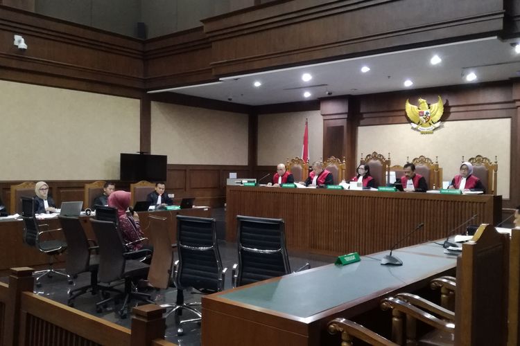 Sidang pemeriksaan saksi untuk terdakwa kasus dugaan suap terkait permohonan keberatan atas hasil Pilkada di MK, Muhtar Ependy di Pengadilan Tipikor Jakarta, Kamis (28/11/2019)
