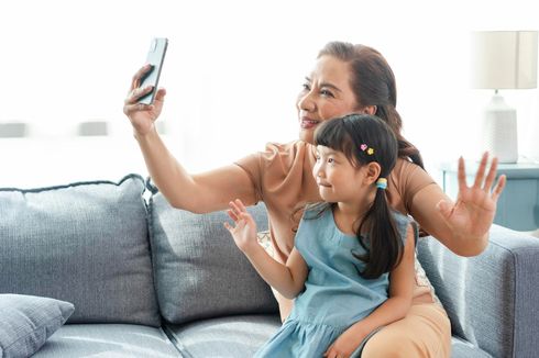 Pertimbangkan 5 Hal Ini Sebelum Anak Memiliki Ponsel