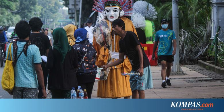 Perajin Mengaku Bangga Ondel-ondel Dipakai Mengamen