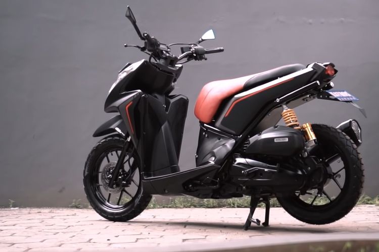 Skutik Honda Vario 125 CBS dengan konsep petualang di garasi katoda