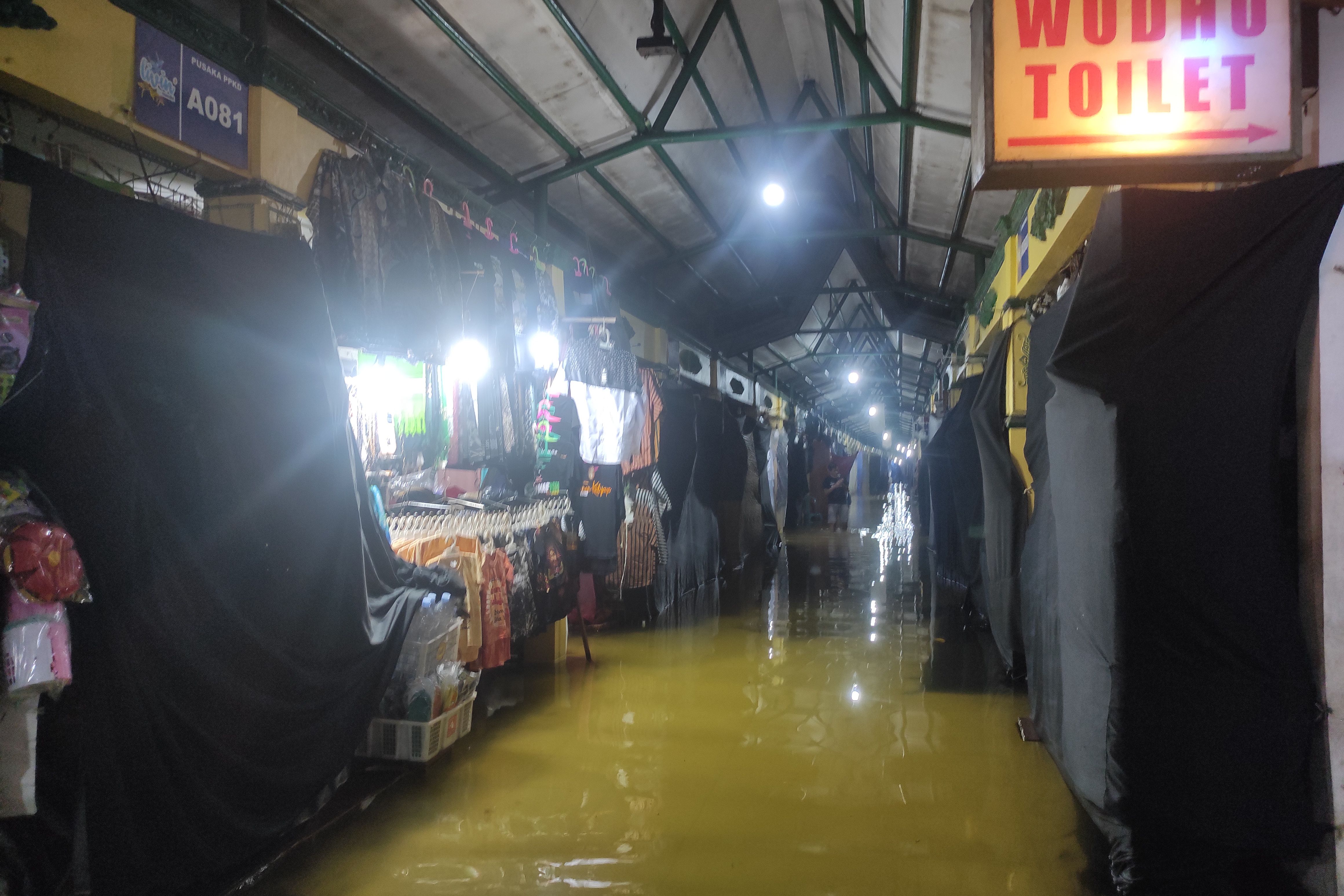 Banjir Demak, Pedagang di Kompleks Makam Sunan Kalijaga Pilih Tutup