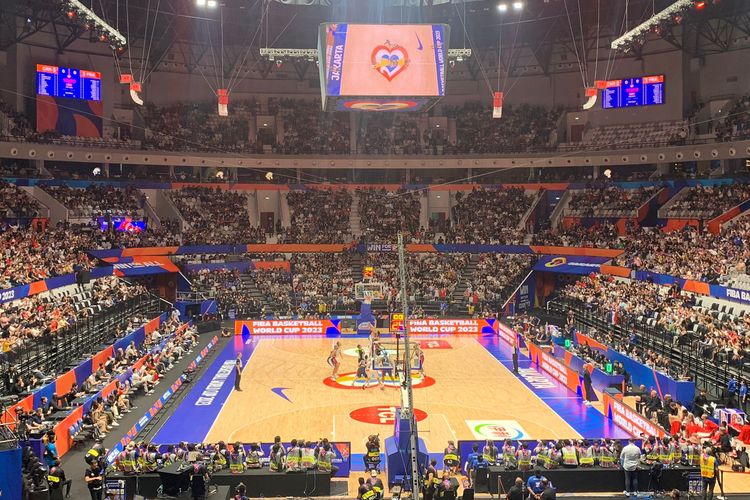 Suasana Indonesia Arena kala menggelar laga Grup H FIBA World Cup 2023 antara Kanada vs Perancis, Jumat (25/8/2023).